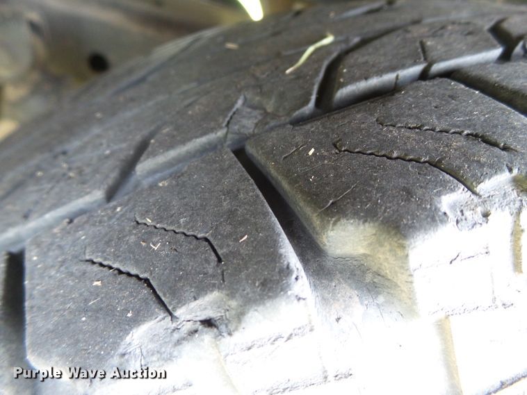 image for item FL9313 2006 Ford F150 utility bed pickup truck