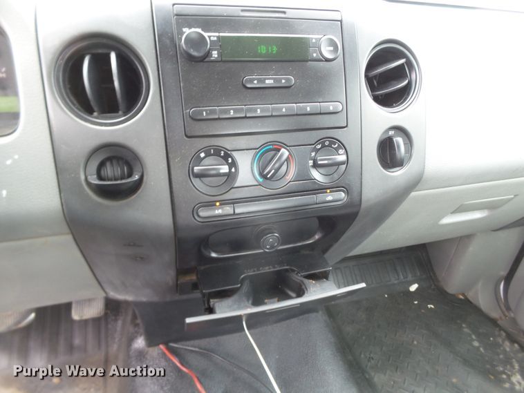 image for item FL9313 2006 Ford F150 utility bed pickup truck