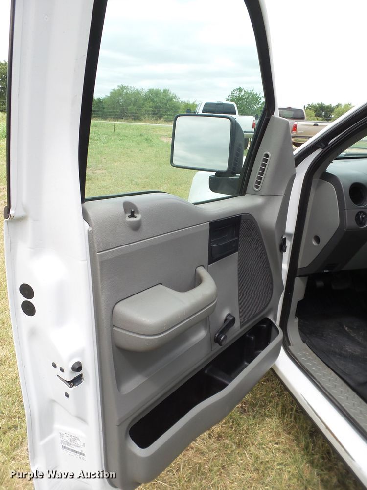 image for item FL9314 2007 Ford F150 utility bed pickup truck