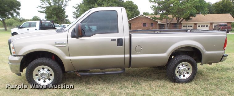 image for item FL9317 2006 Ford F250 Super Duty pickup truck
