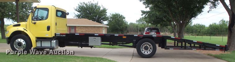 image for item FL9318 2005 Freightliner Business Class M2 car hauler truck