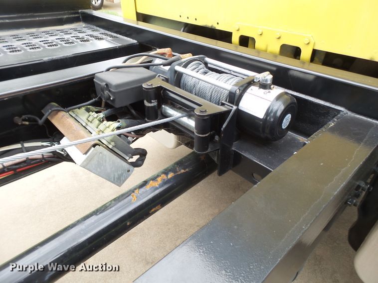 image for item FL9318 2005 Freightliner Business Class M2 car hauler truck