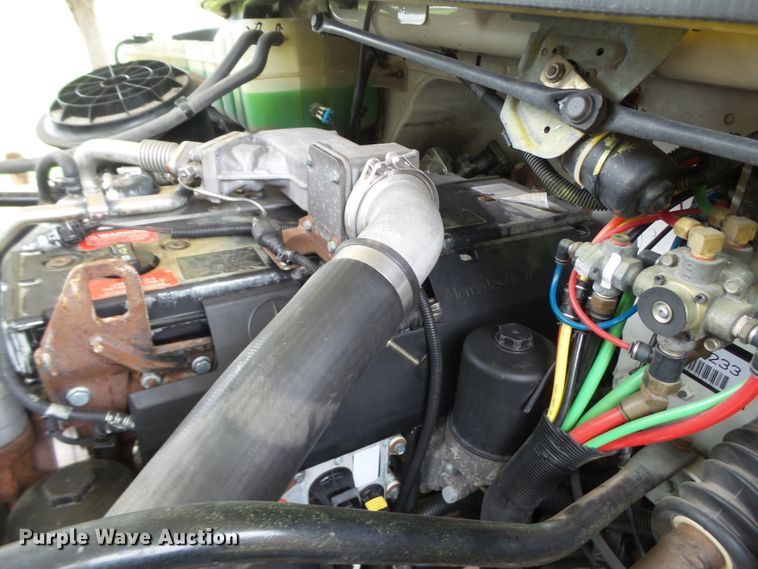 image for item FL9318 2005 Freightliner Business Class M2 car hauler truck