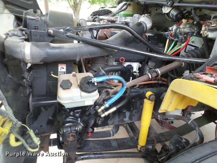 image for item FL9318 2005 Freightliner Business Class M2 car hauler truck