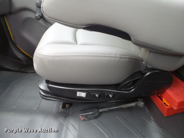 image for item FL9318 2005 Freightliner Business Class M2 car hauler truck