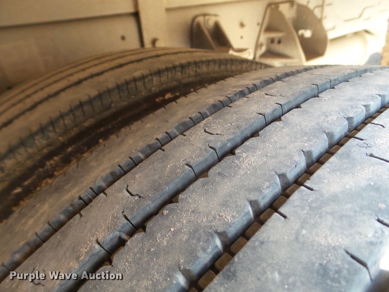 image for item FL9326 2012 Dodge Ram 5500 flatbed truck