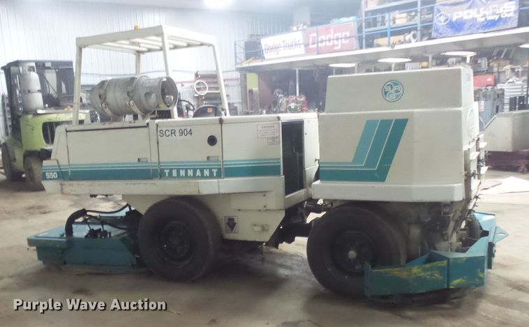 image for item FM9646 Tennant 550 floor scrubber