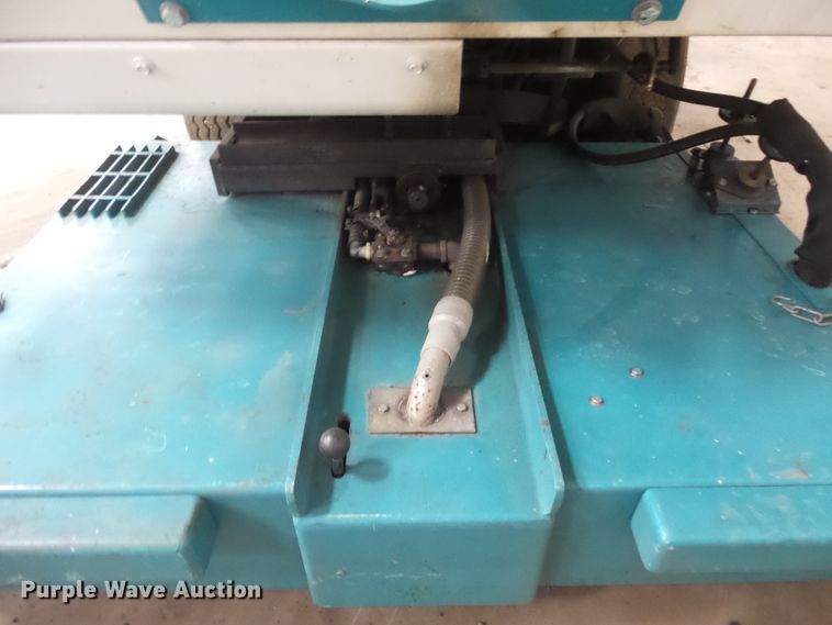 image for item FM9646 Tennant 550 floor scrubber