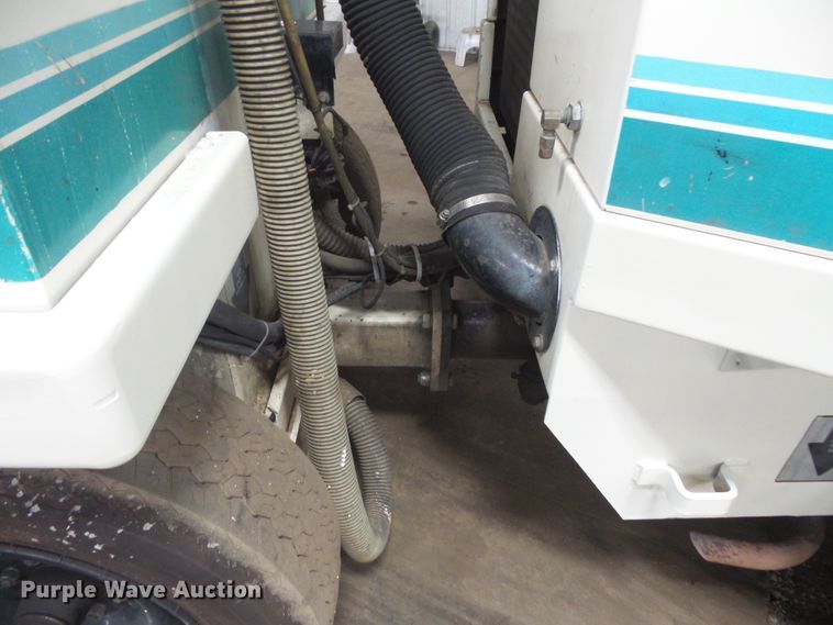 image for item FM9646 Tennant 550 floor scrubber