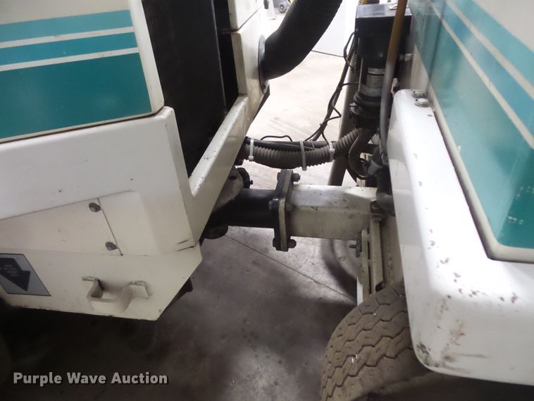 image for item FM9646 Tennant 550 floor scrubber