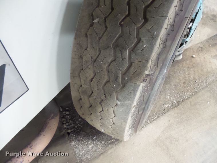 image for item FM9646 Tennant 550 floor scrubber