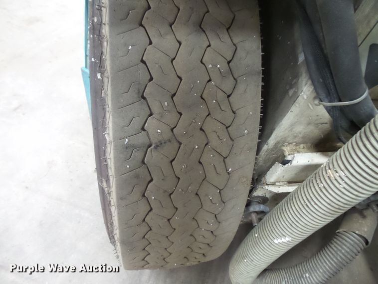 image for item FM9646 Tennant 550 floor scrubber