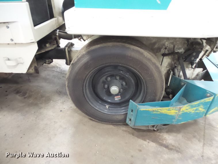 image for item FM9646 Tennant 550 floor scrubber