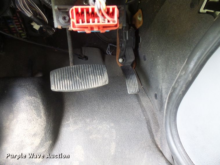 image for item FM9674 2013 Ford Econoline E350 shuttle bus