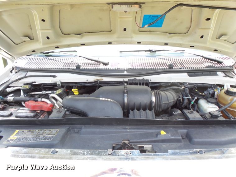 image for item FM9674 2013 Ford Econoline E350 shuttle bus