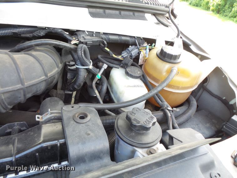 image for item FM9674 2013 Ford Econoline E350 shuttle bus