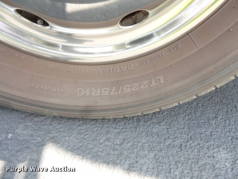 image for item FM9674 2013 Ford Econoline E350 shuttle bus