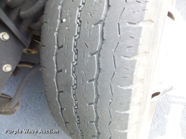 image for item FM9674 2013 Ford Econoline E350 shuttle bus