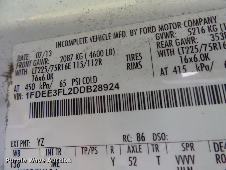image for item FM9674 2013 Ford Econoline E350 shuttle bus
