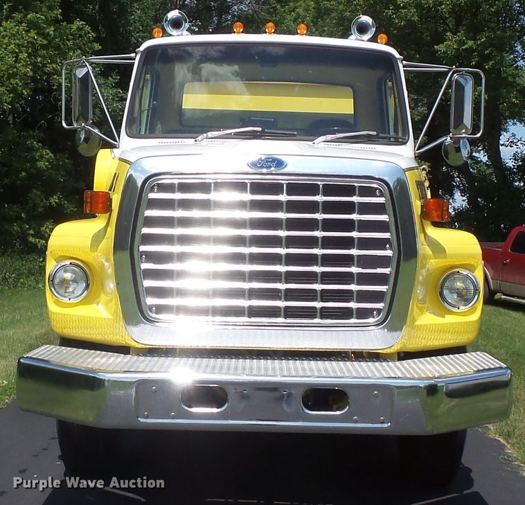 image for item FM9675 1985 Ford 9000 pumper / tanker fire truck