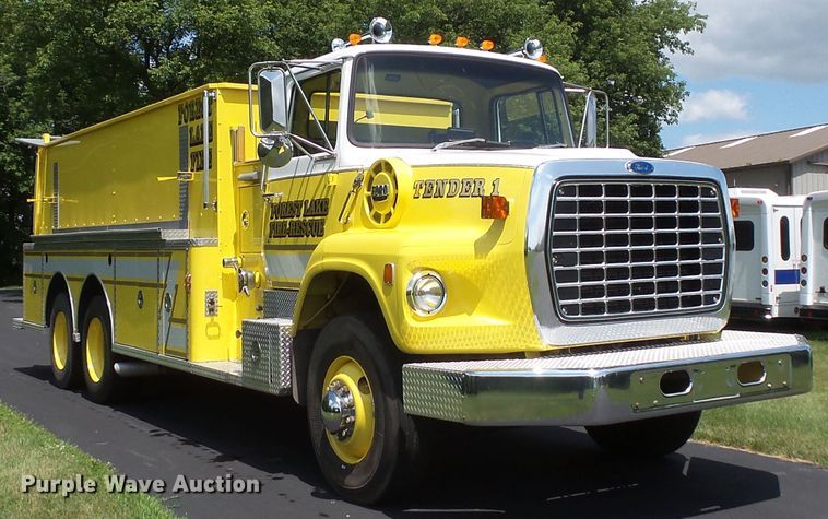 image for item FM9675 1985 Ford 9000 pumper / tanker fire truck