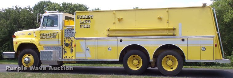 image for item FM9675 1985 Ford 9000 pumper / tanker fire truck