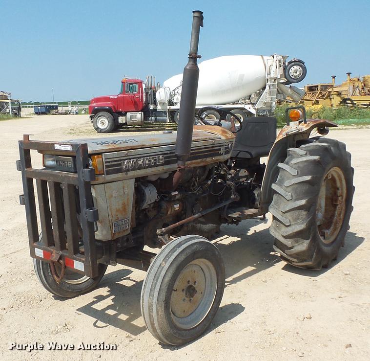 image for item FM9684 White Field Boss tractor