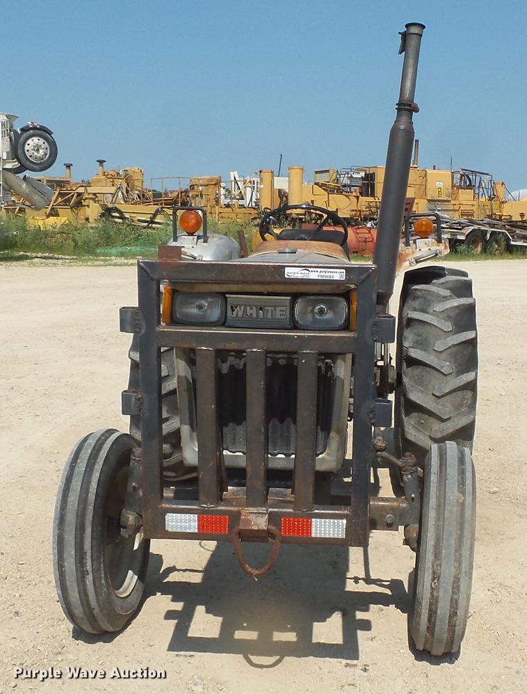 image for item FM9684 White Field Boss tractor