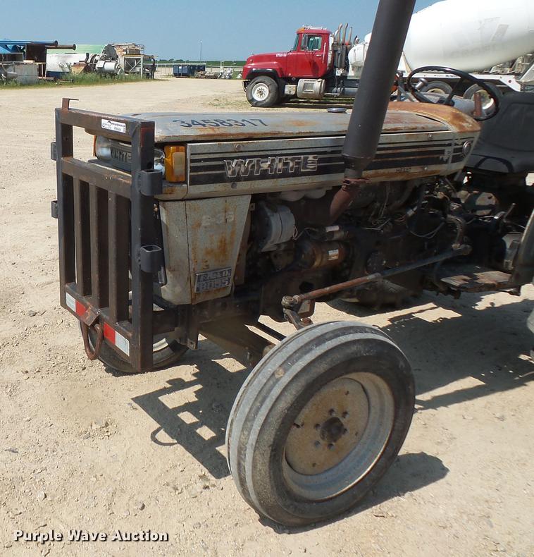 image for item FM9684 White Field Boss tractor