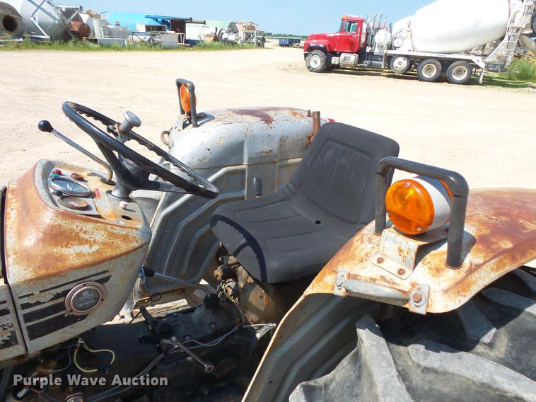 image for item FM9684 White Field Boss tractor