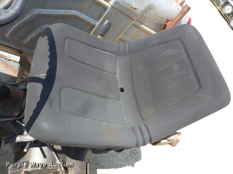 image for item FM9684 White Field Boss tractor