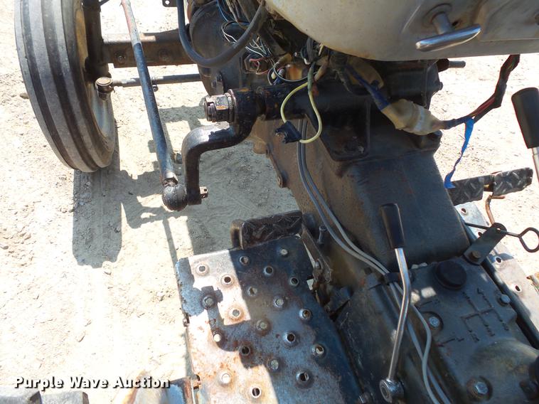 image for item FM9684 White Field Boss tractor