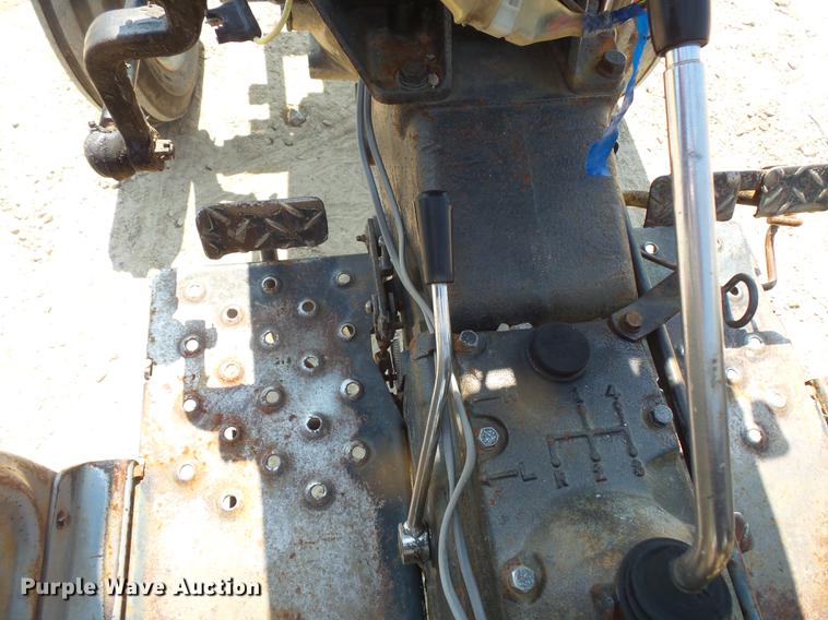 image for item FM9684 White Field Boss tractor