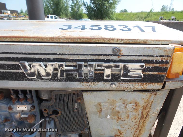 image for item FM9684 White Field Boss tractor