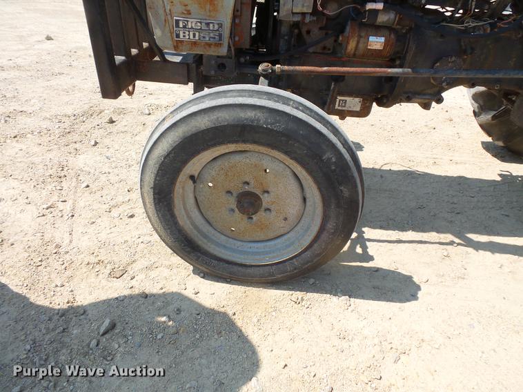 image for item FM9684 White Field Boss tractor