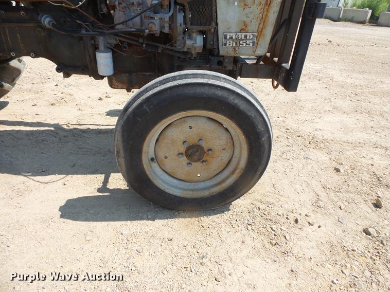 image for item FM9684 White Field Boss tractor