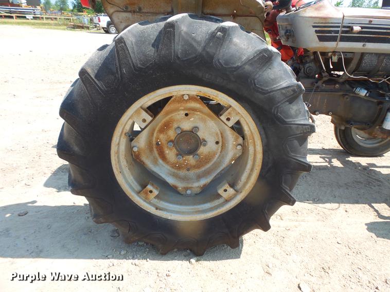 image for item FM9684 White Field Boss tractor