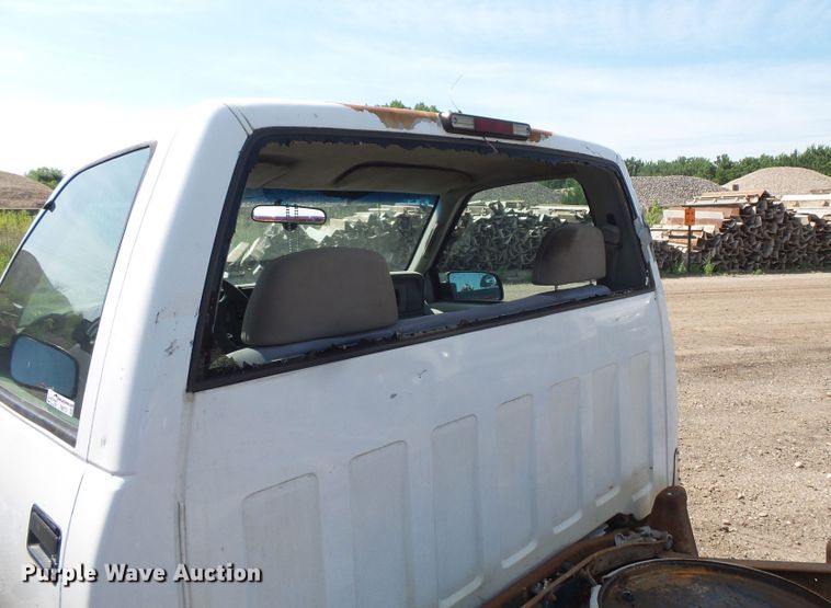 image for item FM9737 2000 Chevrolet C2500 pickup truck