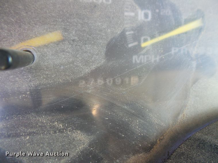 image for item FM9737 2000 Chevrolet C2500 pickup truck