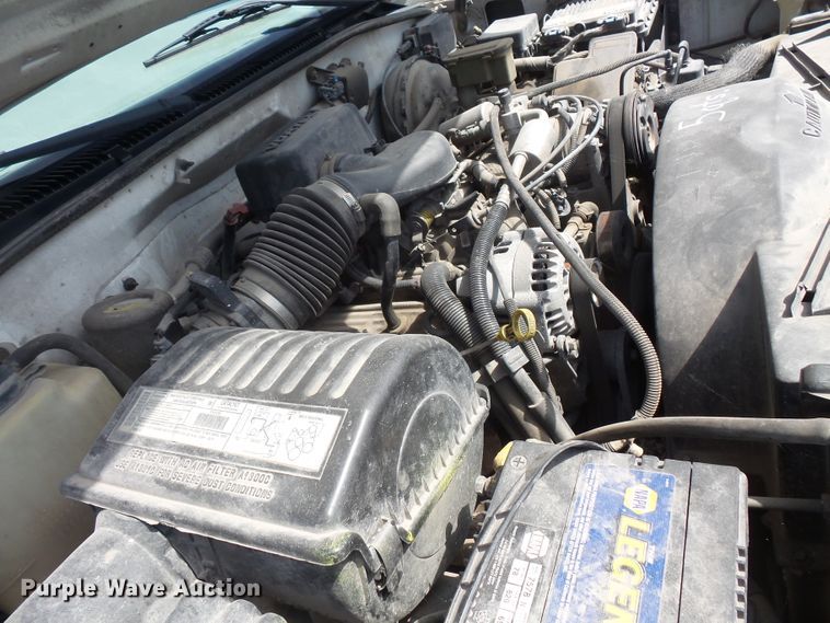 image for item FM9737 2000 Chevrolet C2500 pickup truck