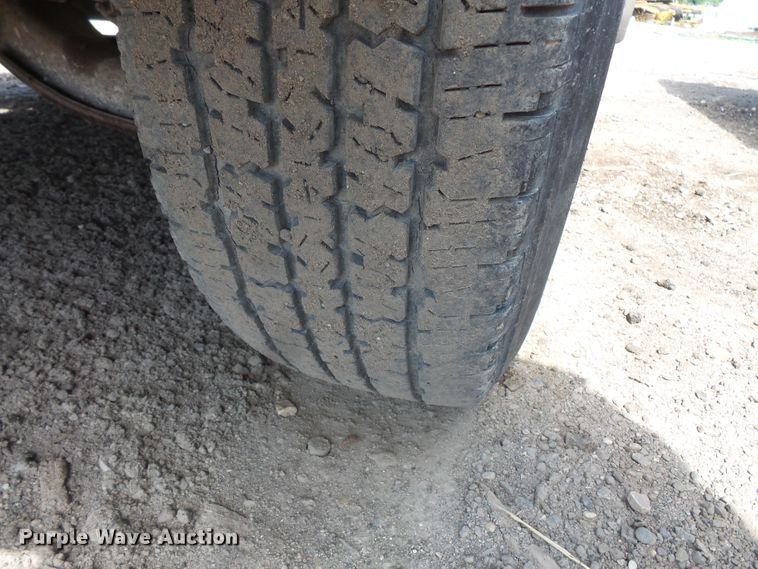 image for item FM9737 2000 Chevrolet C2500 pickup truck