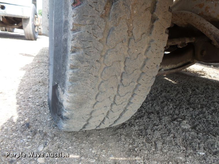 image for item FM9737 2000 Chevrolet C2500 pickup truck