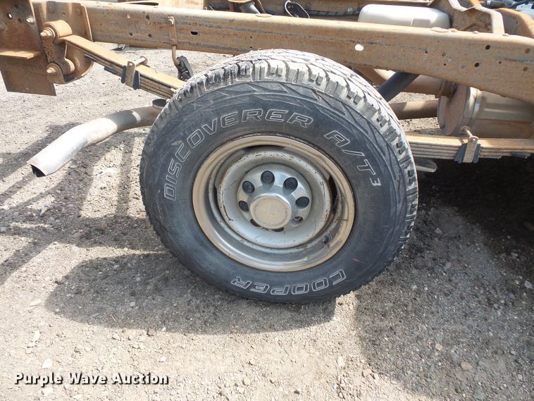 image for item FM9737 2000 Chevrolet C2500 pickup truck