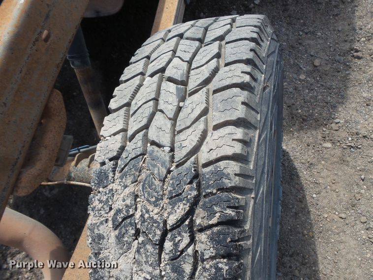 image for item FM9737 2000 Chevrolet C2500 pickup truck