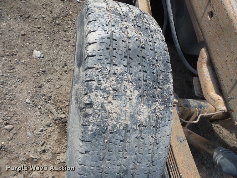 image for item FM9737 2000 Chevrolet C2500 pickup truck