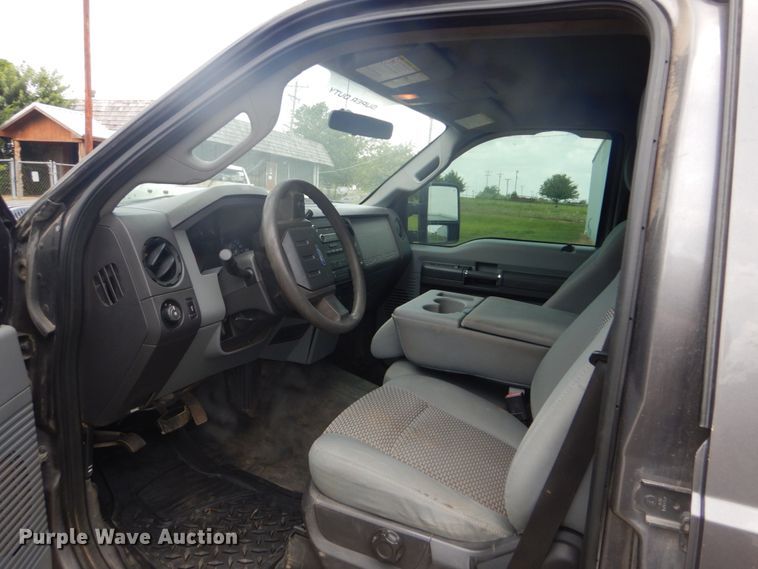 image for item FT9299 2011 Ford F250 Super Duty Crew Cab pickup truck