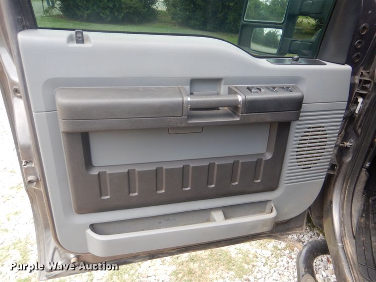 image for item FT9299 2011 Ford F250 Super Duty Crew Cab pickup truck