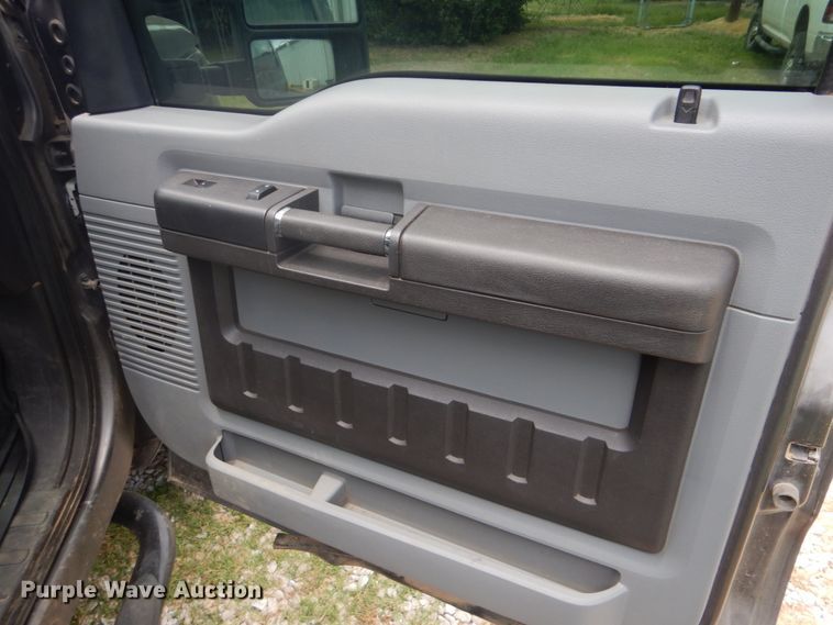 image for item FT9299 2011 Ford F250 Super Duty Crew Cab pickup truck