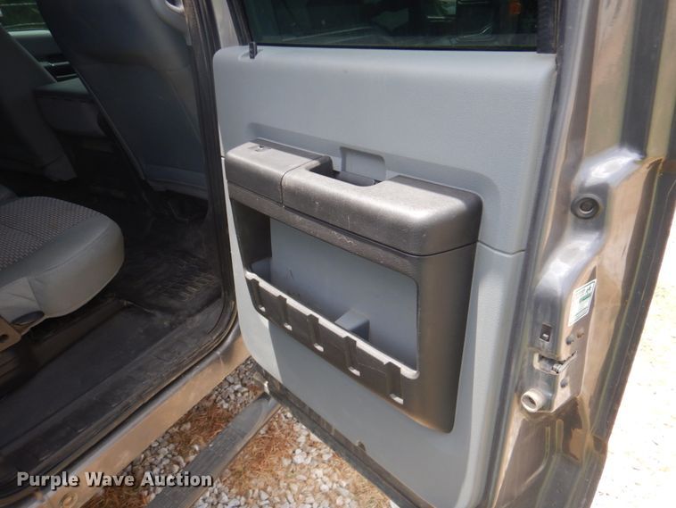 image for item FT9299 2011 Ford F250 Super Duty Crew Cab pickup truck