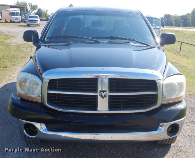 image for item FT9395 2006 Dodge Ram 1500 Mega Cab pickup truck